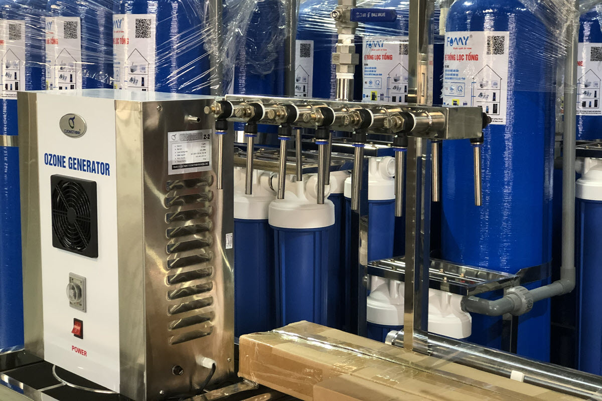 Hệ thống bàn chiết rót nước cho dây chuyền sản xuất nước đóng chai