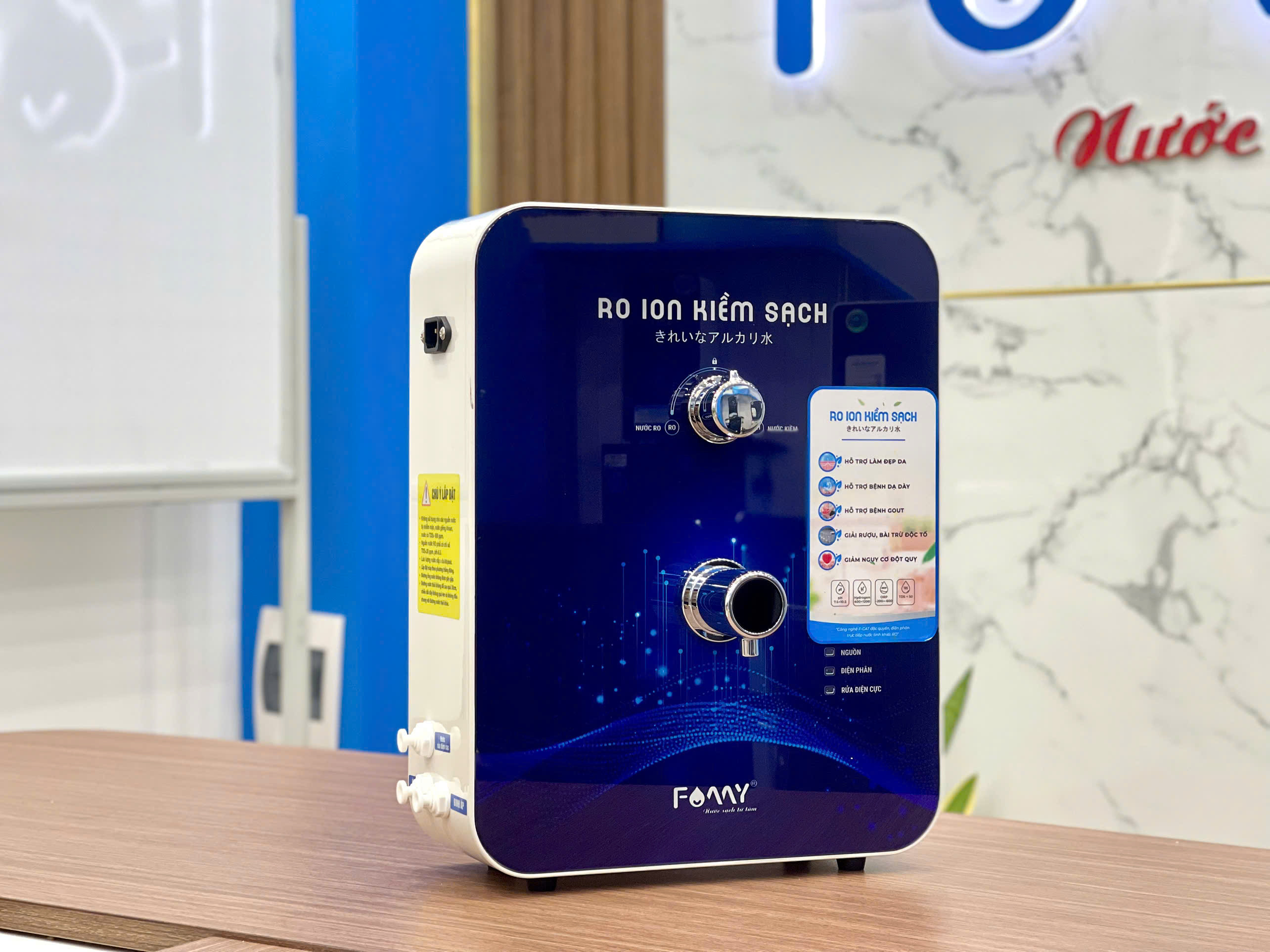 Bộ tích hợp tạo kiềm treo tường, để bàn RIO-05 W (Sử dụng công nghệ điện phân kép trực tiếp từ nước RO)